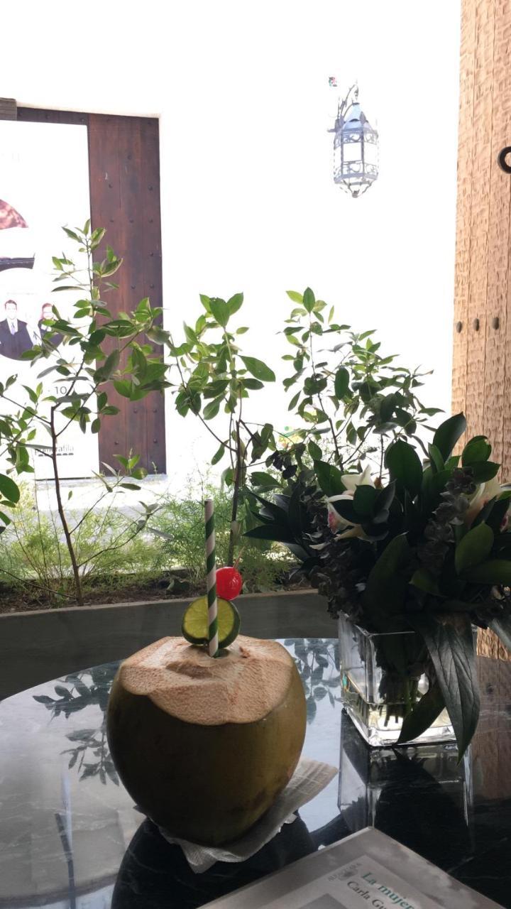 Hotel Boutique Casona Del Colegio Cartagena Exteriér fotografie A lemon tree in a windowsill